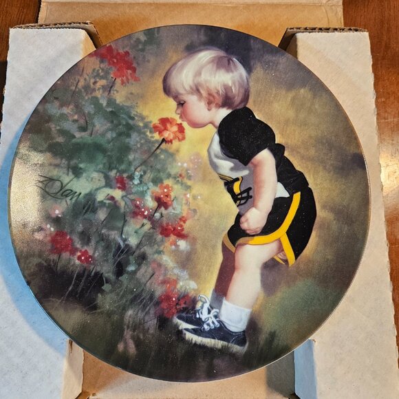 Donald Zolan Van Hygan & Smythe Inc. Grandma's Garden Collectors Plate 1986 - Picture 3 of 9